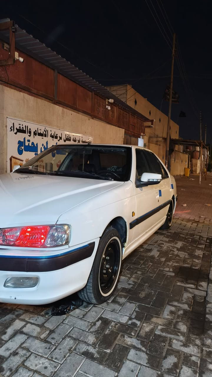 السلام عليكم، بيجو بارص للبيع السيارة موديل ٢٠١٢ ، كير مكينة حدادية مكفول تخم تاير جديد كهربائيات كلها شغالة منظومة تبريد جديدة ثلج ومنظومة زنون البدي مصبوغ جمالية غرفتها جديدة سنوية للـ ٣٠ تحويل مباشر مصفرة غرامات فيت بم جديد صوندات دهن جديدة فانات جديدة انسى الحماوة السيارة خير من الله؛ حتى أوضح كل شي بيها مجرد بيها تأخير بالتشغيل هي وباردة تبدل ولف راجع ترجع بلاد وسعره 10 بس ما فارغ 
السيارة جاهزة للأخير سعرها 42 وبيها مجال المكان البصرة القبلة 
للتواصل *********** .
