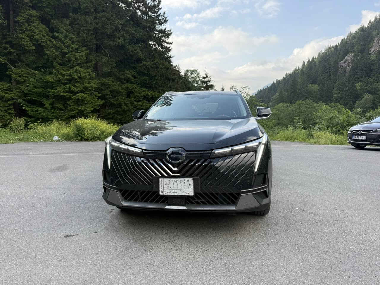 🔴 للبيع 🔴
🚘 GAC Emkoo 2024
⚙️ 2.0 Turbo – Hybrid
🕹️ قير أوتوماتيك 8 نمر
📍 رقم بغداد
السياره مغلفه ppf كامل 
⸻

🔹 المواصفات:
 • فل مواصفات
 • ماشية 40,000 كم
 • ضمان 6 سنوات أو 150,000 كم
 • كاميرات 360° (3D + 2D)
 • رادارات 360 درجة
 • حساسات خلفية
 • بانوراما
 • كشنات جلد تدفئة + تبريد
 • تبريد منفصل
 • كشنات كهرباء
 • نظام صوت DTS
 • جنطة كهرباء
 • تحديد مسار
 • قيادة آلية
 • كروز كنترول
 • نظام نزول منحدرات
 • هواي مواصفات بعد

⸻

💰 السعر: 29 مليون
📊 سعر الزيرو بالشركة: 38 مليون

📞 للاتصال:
***********
