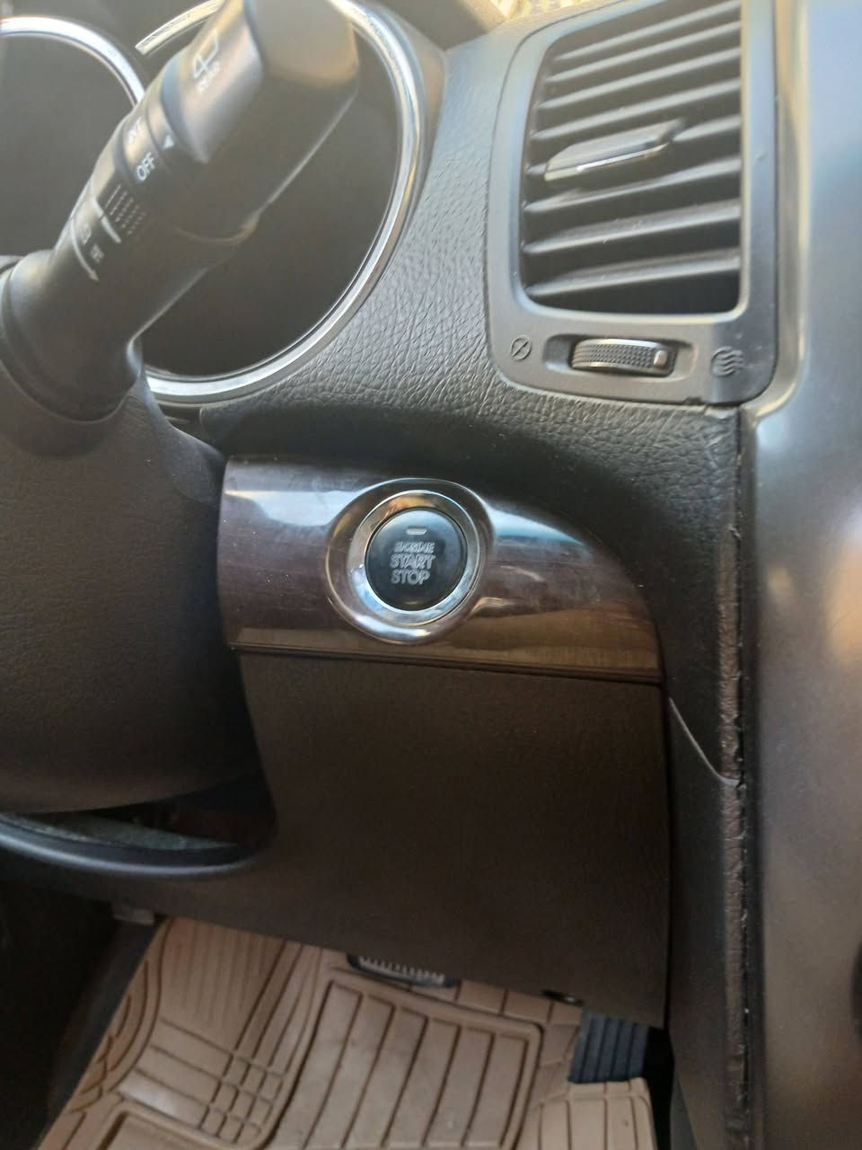 سورنتو خليجيه فول مواصفات بسمي ٢٠٠١١بصمه جاهزه رقم بصره ٦سلندر مكفول كفالة عامه رقم ***********السعر ١٥٨ورقه
