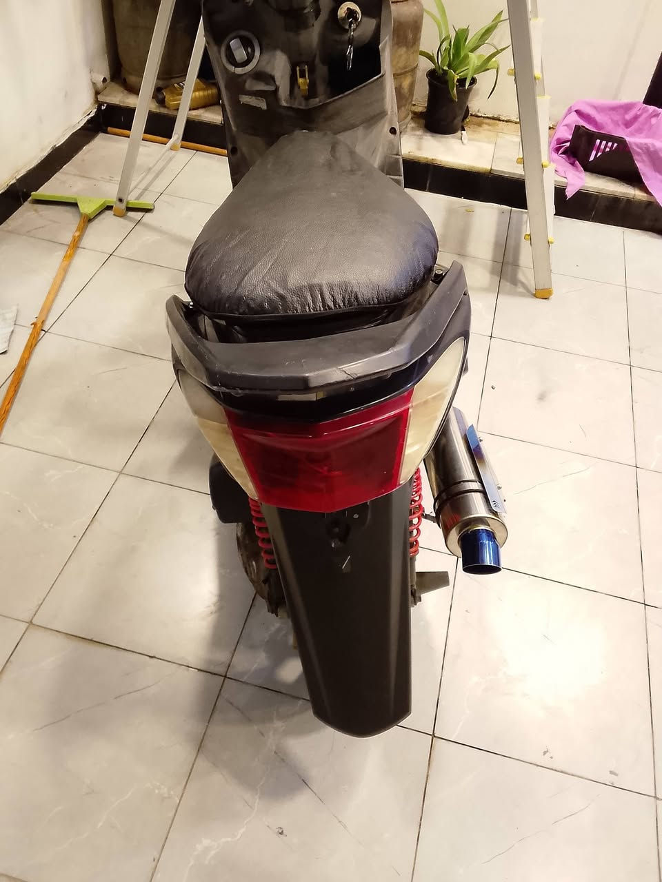 قيملي هاي مراوس او سعر
سكنس مزود بوشه58 
صالنصه رياضي 
كلجات رياضي 
دراجه نصيفه لاخر حبه مانقصها برغي 
شلعه ومعدل140 شرط 
مكان بغداد


**إذا كنت صاحب هذا الإعلان وتريد حذفه لأي سبب، رجاءا أرسل رسالة إلى الدعم الفني**