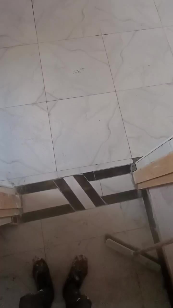 خلفه سراميك وبورسلين 
سغل درجه أولى شرط استلام مهندس 
باسعار مناسبه وجيده 
متفرق حاليا 
الاتصال والستفسار ***********
