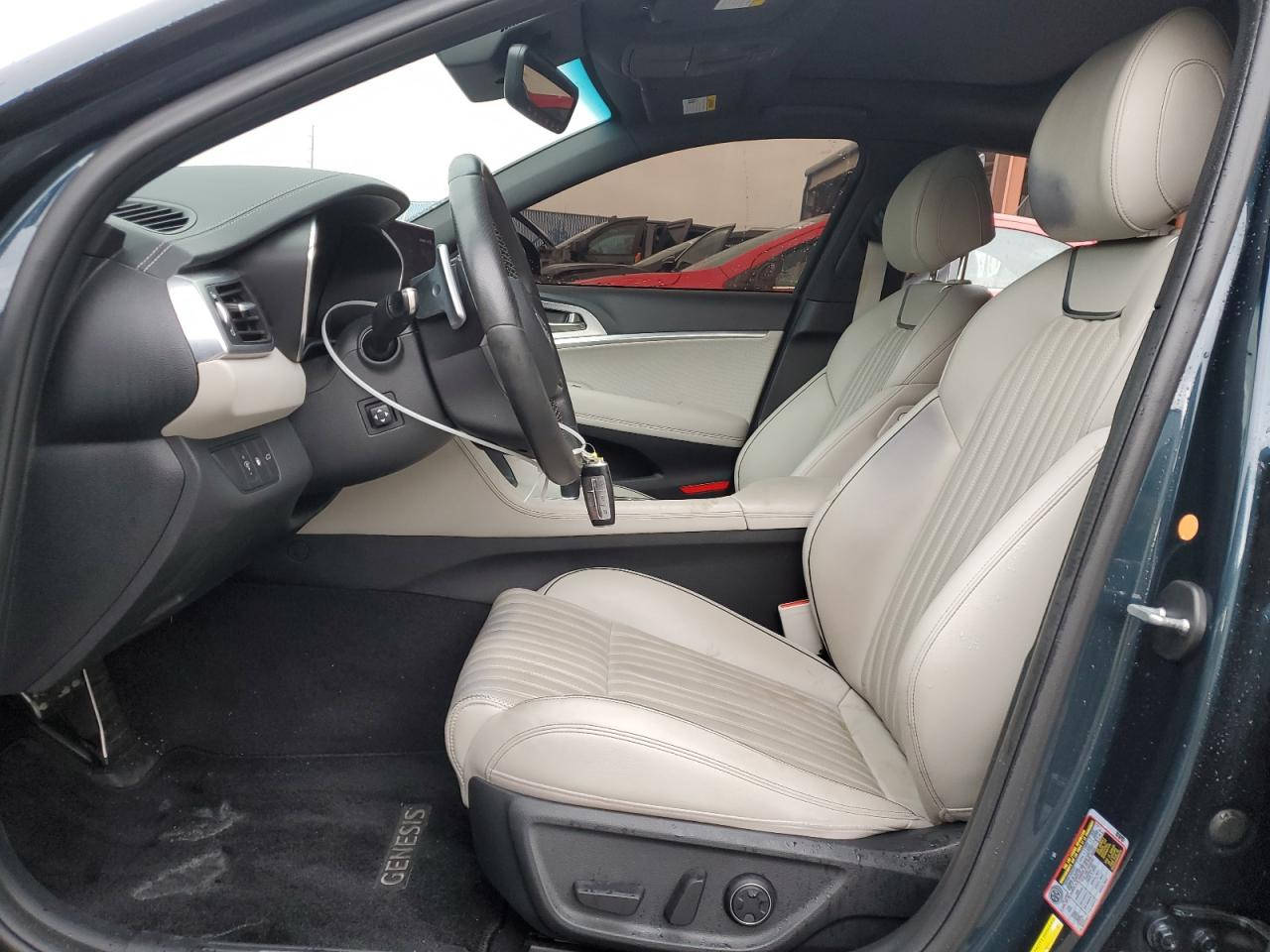 GENESIS G70 2023 Sport Prestige 2000 Turbo
VIN: KMTG34TA5PU104568
جنسس G70  موديل 2023 فئة سبورت برستيج Sport Prestige  محرك 2000 تيربو
الحادث خلفي بكلايت خلف السائق .. ((بدون ضرر أيرباك)) كما موضح بالصور + شخوط خفيفة 
العداد: 63,000 كيلو متر
اللوحة: الشكل الجديد - محافظة القادسية – معوقين مع كفالة التحويل
مكان السيارة: بغداد – حي القادسية
السعر: 217 ورقة
الأتصال: ***********
المواصفات :
الكبح عند خطر الاصطدام الوشيك — Crash Imminent Braking (CIB) — يفعل الفرامل تلقائياً إذا كان التصادم وشيكاً.
التحذير من التصادم الأمامي — Forward Collision Warning (FCW) — ينبه السائق عند احتمال حدوث اصطدام أمامي.
دعم الكبح الديناميكي — Dynamic Brake Support (DBS) — يزيد قوة الفرامل عند الطوارئ.
الكبح التلقائي للمشاة — Pedestrian Automatic Emergency Braking (PAEB) — يكتشف المشاة ويكبح السيارة لتجنب دهسهم.
التحذير من النقطة العمياء — Blind Spot Warning (BSW) — ينبه بوجود مركبة في النقطة العمياء.
التحذير عند مغادرة المسار — Lane Departure Warning (LDW) — ينبه عند الانحراف عن المسار.
مساعد البقاء في المسار — Lane Keeping Assistance (LKA) — يعيد السيارة إلى المسار تلقائياً.
التدخل في النقطة العمياء — Blind Spot Intervention (BSI) — يتدخل لمنع تغيير المسار إذا كان غير آمن.
نظام مانع انغلاق المكابح (ABS) — Anti-lock Braking System (ABS) — يمنع انغلاق العجلات أثناء الكبح للحفاظ على التحكم.
نظام التحكم الإلكتروني بالثبات (ESC) — Electronic Stability Control (ESC) — يساعد على ثبات السيارة عند الانزلاق أو فقدان السيطرة.
نظام التحكم في الجر — Traction Control — يمنع دوران العجلات الزائد عند التسارع.
نظام مراقبة ضغط الإطارات — Tire Pressure Monitoring System (TPMS) — يراقب ضغط الإطارات وينبه عند انخفاضه.
نظام الرجوع التلقائي للنوافذ وفتحة السقف — Auto-Reverse System for Windows and Sunroofs — يعكس حركة الزجاج تلقائياً عند وجود عائق.
تشغيل السيارة بدون مفتاح — Keyless Ignition — تشغيل المحرك دون استخدام المفتاح.
كاميرا الرجوع للخلف — Backup Camera — تعرض صورة خلف السيارة أثناء الرجوع.
تنبيه حركة المرور الخلفية — Rear Cross Traffic Alert — ينبه بوجود مركبات قادمة عند الرجوع للخلف.
الكبح التلقائي الخلفي — Rear Automatic Emergency Braking — يوقف السيارة تلقائياً عند خطر الاصطدام أثناء الرجوع.
مصابيح القيادة النهارية — Daytime Running Light (DRL) — مصابيح تعمل نهاراً لزيادة وضوح السيارة.
التبديل شبه التلقائي للضوء العالي — Semiautomatic Headlamp Beam Switching — يبدل بين الضوء العالي والمنخفض تلقائياً.
مثبت السرعة التكيفي — Adaptive Cruise Control (ACC) — يحافظ على سرعة ومسافة آمنة مع السيارة الأمامية.
عدد أسطوانات المحرك: 4 — Engine Number of Cylinders: 4 — المحرك يحتوي أربع أسطوانات.
وسائد هوائية لجميع المقاعد — All Positions / CTR SIDE A/BAG — وسائد هوائية لحماية الركاب في جميع المقاعد.
مواقع الوسائد الهوائية الستارية — Curtain Air Bag Locations — وسائد جانبية علوية لحماية الرأس.
وسادة هوائية للرقبة (السائق) — Knee Air Bag Locations – Driver Seat Only — وسادة لحماية رقبة السائق عند الحوادث.
الوسائد الهوائية الجانبية الأمامية — Side Air Bag Locations – 1st Row (Driver and Passenger) — وسائد جانبية للسائق والراكب الأمامي للحماية أثناء التصادم الجانبي.
