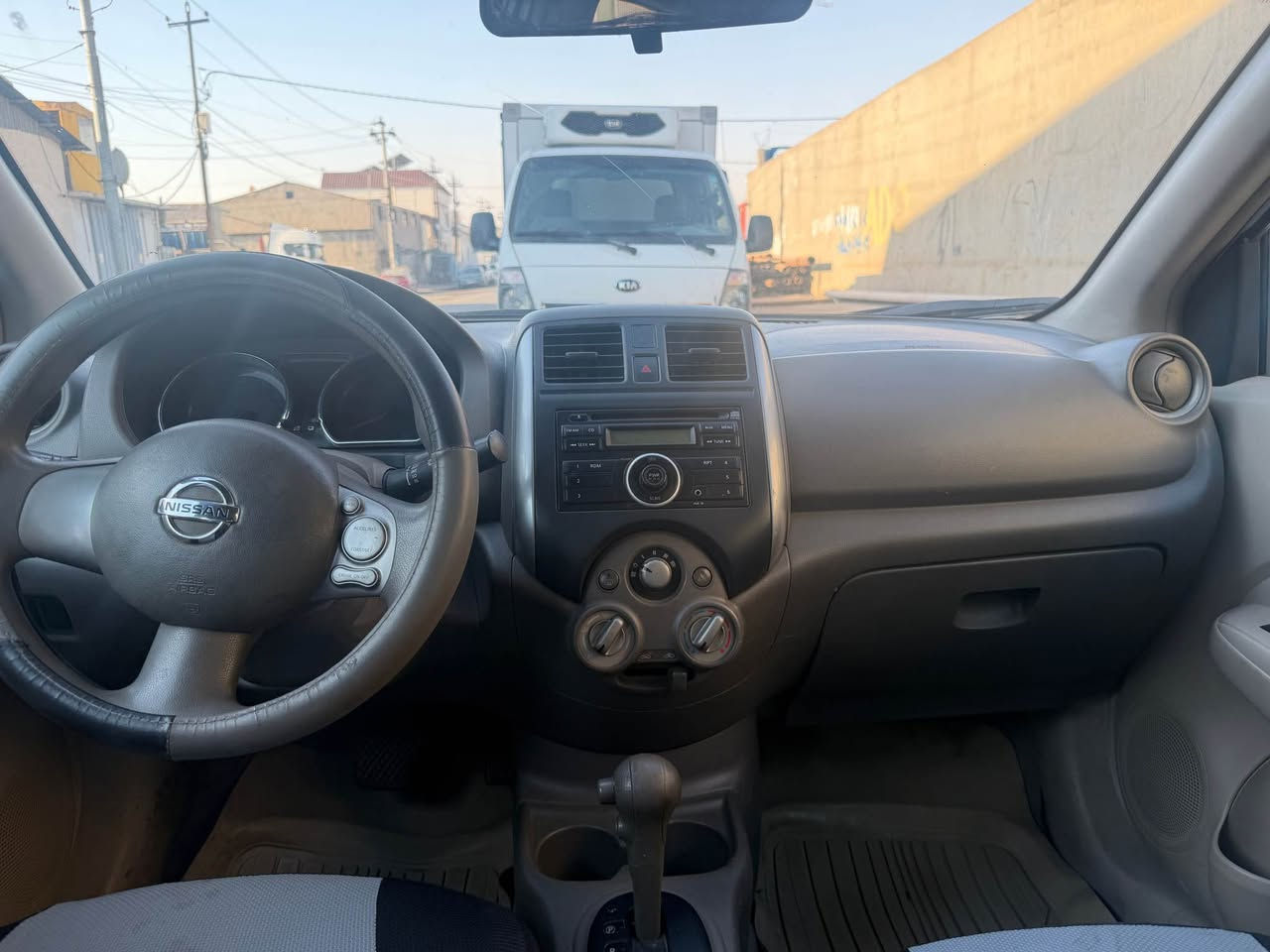 Nissan Versa 2012

مواصفات
ناو زەرد - چوار جام کارەبا -سویج کۆنتڕۆل-یەدە نیکل
گێڕو مەکینەو تەبریت و تەقەو ڕەقە بەشەرت
3 پارچەی بۆیاغە جەمپێکی  کەمی لای سەکنی هەیە
ژ.م:*********** أربيل, العراق
