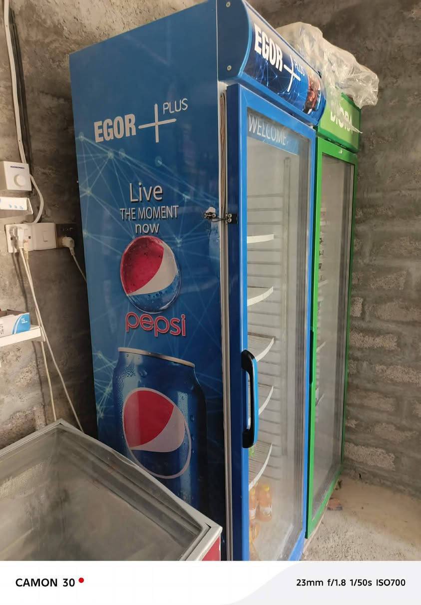 السلام عليكم اخوان عارضه للبيع
الازرق شغال درجه اولى السعر 350الف بي مجال بسيط 
***********
