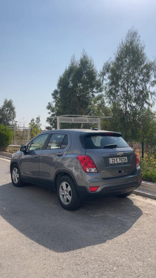 Trax
 2020 LS للبيع 
بيها شبر بالبنيت وحادثها موضح بالصور
ماشية ٨٩ الف مايل 
السعر ٩٥ ورقة وبيها مجال 
المكان : اربيل 
واتس اب : ***********
