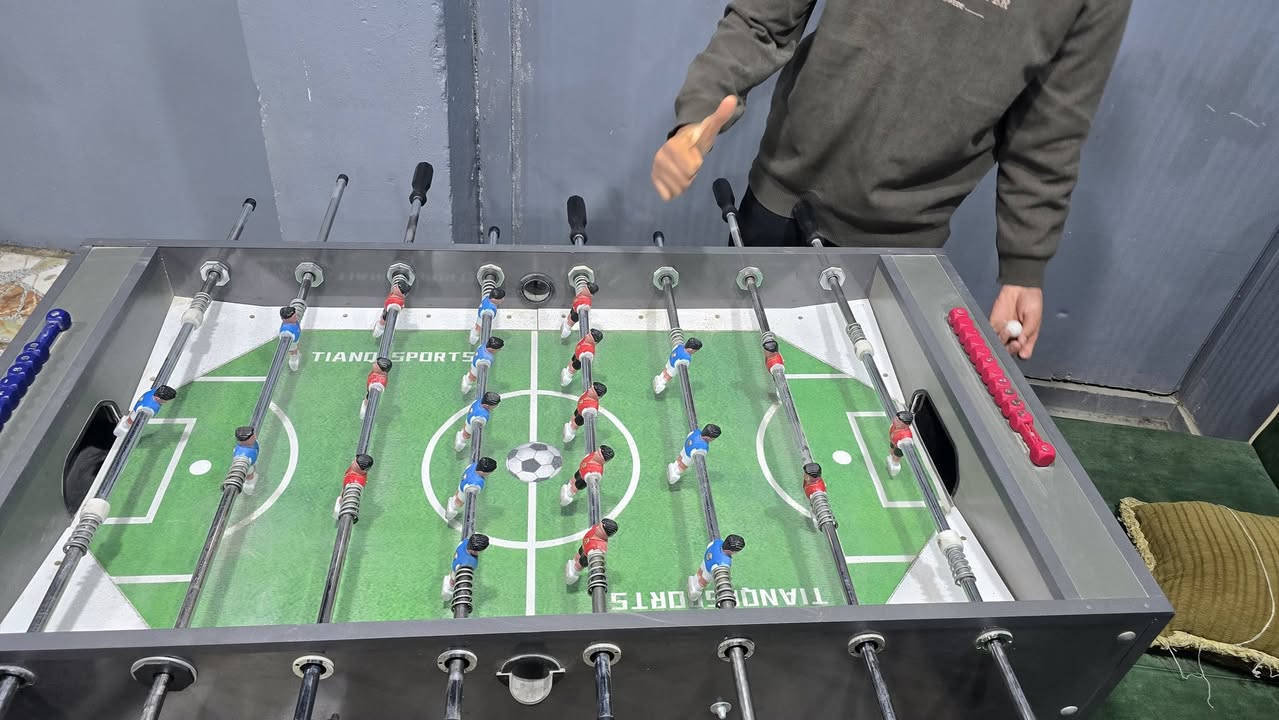 فيشه نظيفه للبيع السعر 200 قفل 
***********
