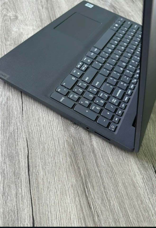 لابتوب Lenovo   الجيل العاشر سوبر سلم  للبيع
المعالج core i5 الجيل العاشر

رام 8 كيكا DDR4

هارد 256 كيكا SSD

كرت الشاشه Intel Uhd 630 

الشاشه حجم 15.6 انج ضد التوهج دقة fhd 1920x1080 

باتري ليثيوم 6 خلايا  شحن سريع 65 واط والباطرية ممتازة 

كامره دقة hd تحتوي قفل فتح وغلق الكامرة  

 منفذ  رام  وhdmi وباقي المنافذ   الحاسبه كلش نضيفه وحلوه

السعر325الف

رقمي ***********
