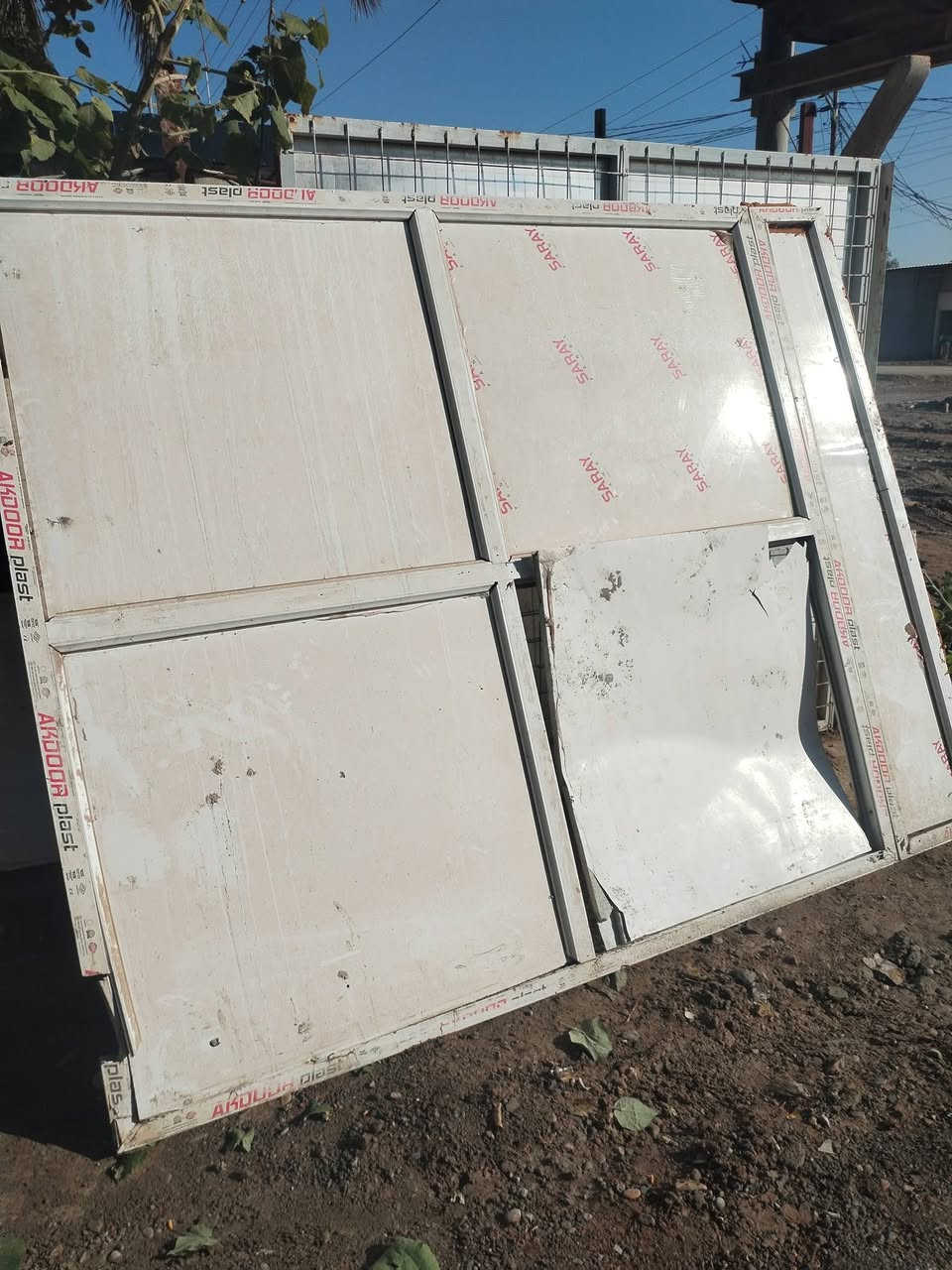 السلام عليكم
للبيع
٣ قواطع ببي في سي
جام خانه المنيوم طول ٢.٧٠ عرض ٣
سندويتش ٥ قطع طول متريين
مع ٢ باب حديد مشبك
للبيع
العنوان كاطون الرازي الشارع العام
مجاور أسواق الريان

للتواصل
***********
