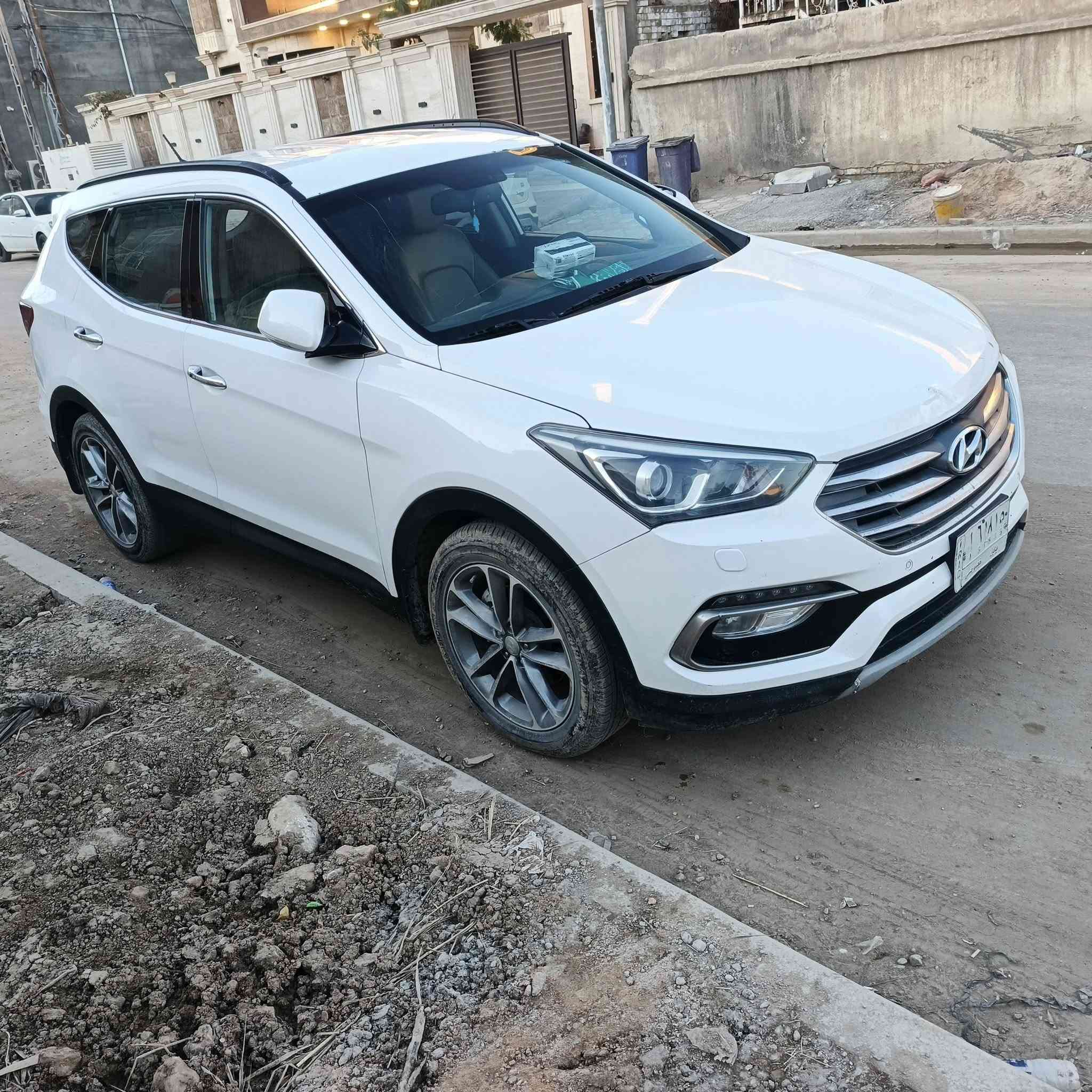 سنتافي موديل 2018  /   6سلندر 3300
فول مواصفات 1/1 بسمي سايد بريك دكمة فول عدا الفتحه
مكفولة كفالة عام  الدعامية الأمامي مبدلة 

باب خلف الصدر بارد أقل الشبر والباقي كفالة عام
سنويا 2029
ماشية 167
زراك لآيت
7راكب 
3قطع تبريد  
مانع انزلاق
كشنات  كهرباء 
كامرة خلفية
تخم تاير جديد 
حساسات خلفية أمامية
شفتات استيرن
نظام ترحيب
كشنات جلد
مري شفط جنطه كهربائي
 فور ويل 19
بردات خلفية
رقم بابل 
السعر 190$قفل 
مكاني بابل مركز
للاستفسار الاتصال ***********
