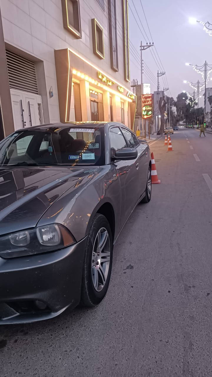 السلام عليكم جارجر موديل 2012 رقم بصره 
حادث السيارة باب خلفي الجهه اليمنى صبغ 
السعر 135وبيها مجال مكان السيارة ميسان 
الاستفسار الاتصال على الرقم ***********
