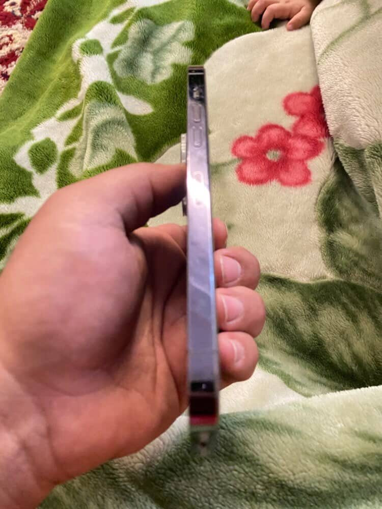 ايفون ١٤ برو ماكس ذاكره ٢٥٦ بطاريه ٨٤ جهاز كلش نضيف وتر بروف بعده شراي اتصل وتدلل ***********
