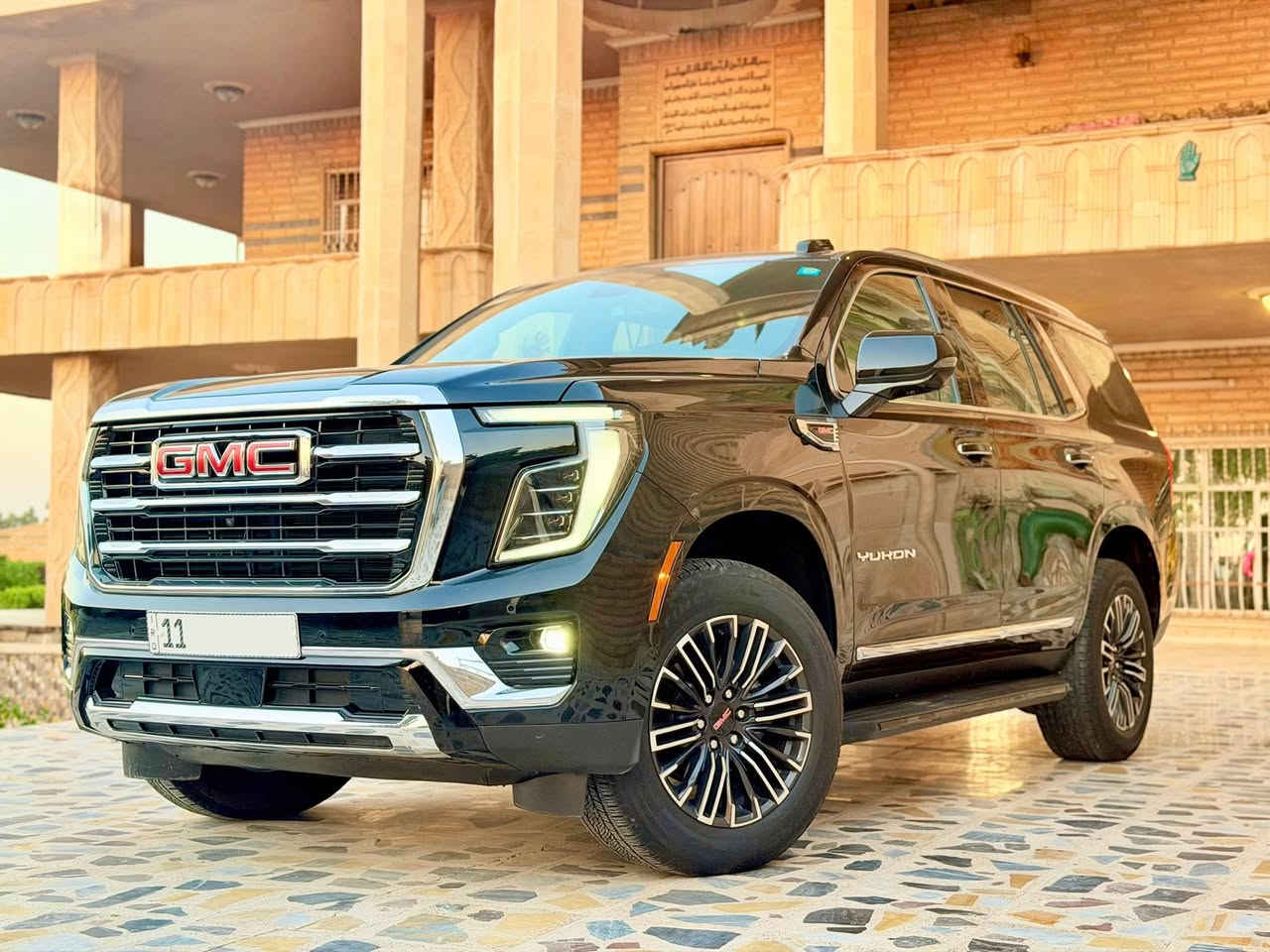 جمسي يوكن الفيشن🩶 GMC Yukon ELEVATION 2025 🤎
.خليجي وكالة المنصور
مغلفه PPF 
.ماشية 44 الف  كيلو
.موديل 2025
.حجم المحرك 5.3 V8 
.مفتاح التشغيل بصمة  
.تشغيل عن بعد 
.دفع ثنائي RWD
.اريل نفكيتر 
.حساسات أمامية 
.حساسات خلفية 
.لايت زينون + LED 
.دخول بصمة ذكي 
. حجم الاطار R20 
. اشارة في المرايا الجانبية وكهرباء 
. ا ABS 
. دشبول شاشة ديجيتال 
. شاشة Apple Car play 
. سماعات سستم صوت شركه BOSE
.كاميرا دوارة 
.الانارة الداخلية LED  
. مثبت السرعة Cruise 
.المودات والاوامر الصوتية 
.ا Bluetooth / T YPCE 
.مخرج منفذ الطاقة 
.فحص نظام السيارة 
.تتسع المقصورة ل 7 ركاب
.المقاعد جلد رصاصي اصلي ✨
.حركة مقعد السائق كهرباء 
.تجاوي متحركة 
. مثبت مقعد الطفل ISOFIX 
. 3 قطع تبريد 
. أوضاع القيادة Drive Mode 
.أوتو هولد Auto Hold 
. نظام مانع الانزلاق 
.حاملات الأكواب 
⛔️ رقم بغداد
العنوان📍بغداد:زيونة
للاستفسار اكثر عن المعلومات ℹ️ اتصل على الرقم ***********
