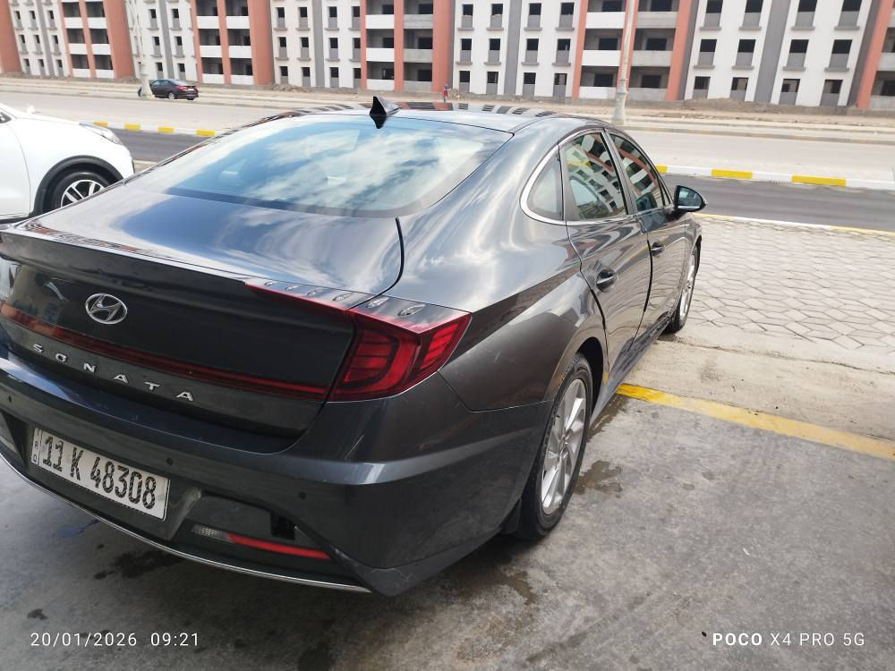 *هيونداي سوناتا 2023: قصة حب لم تنته! 🚗💕*

في الديوانية الحبيبة، سيارة أحلامك تنتظرك! هيونداي سوناتا 2023، محرك 2500 سي سي، ناقل حركة أوتوماتيك، نظام ABS، EBD، وسائد هوائية، شاشة لمس، كاميرا خلفية، حساس خلفي، مقاعد رياضية، جنوط ألومنيوم، رقم بغداد (غير محجوز).

*حالة السيارة:*
جاملغ الصدر وبنيد وباب خلف السائق تبديل، جاملغ خلف السائق تعديل (حادث بسيط)، لكنها لم تفقد جمالها!

*السعر:* 💰186$
*الموقع:* الديوانية
*الاتصال:* 077XXXXXXX

"إنها ليست مجرد سيارة، إنها حب يتحرك على أربعة عجلات! 😍 إذا كنت تبحث عن شريكة حياتك، فهي هنا! 💕 حرة طليقة، تنتظر من يحبها!"

تم النشر! 🚗💕 ديوانية, القادسية


**إذا كنت صاحب هذا الإعلان وتريد حذفه لأي سبب، رجاءا أرسل رسالة إلى الدعم الفني**