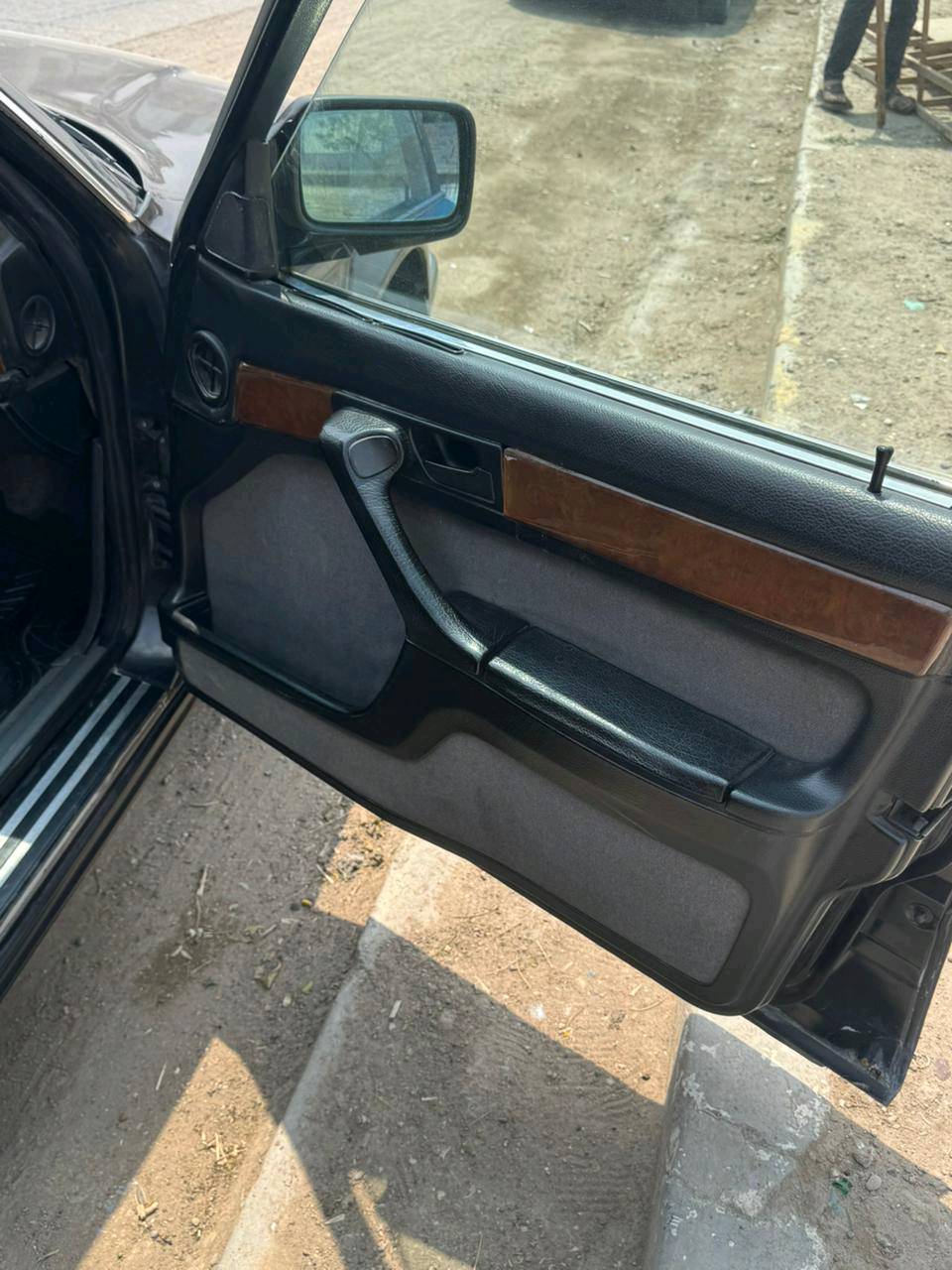 🔥 للبيع BMW 735 موديل 1992 🔥

✔️ اللون: أسود
✔️ كير: أوتوماتيك
✔️ المحرك: جديد
✔️ رقم بغداد
✔️ السنوية نافذة لغاية 2030
✔️ السيارة باسمي ونقل ملكية أصولي
✔️ صبغ عام للجمالية فقط
✔️ منظومة تبريد جديدة بالكامل، والتبريد ثلج ❄️
✔️ المروحة تدريجية 
✔️ السيارة ما بيها أي نقص، جاهزة للاستخدام وما تحتاج أي صرف.

المعاينة خير دليل، والجاد يتفضل يتواصل.

📍الموقع: بغداد حي الاعلام
💰السعر: (60)
📞 للتواصل: (***********)