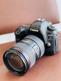 كانون EOS 5D Mark IV • فول فريم • عدسة ٢٤-١٠٥ USM