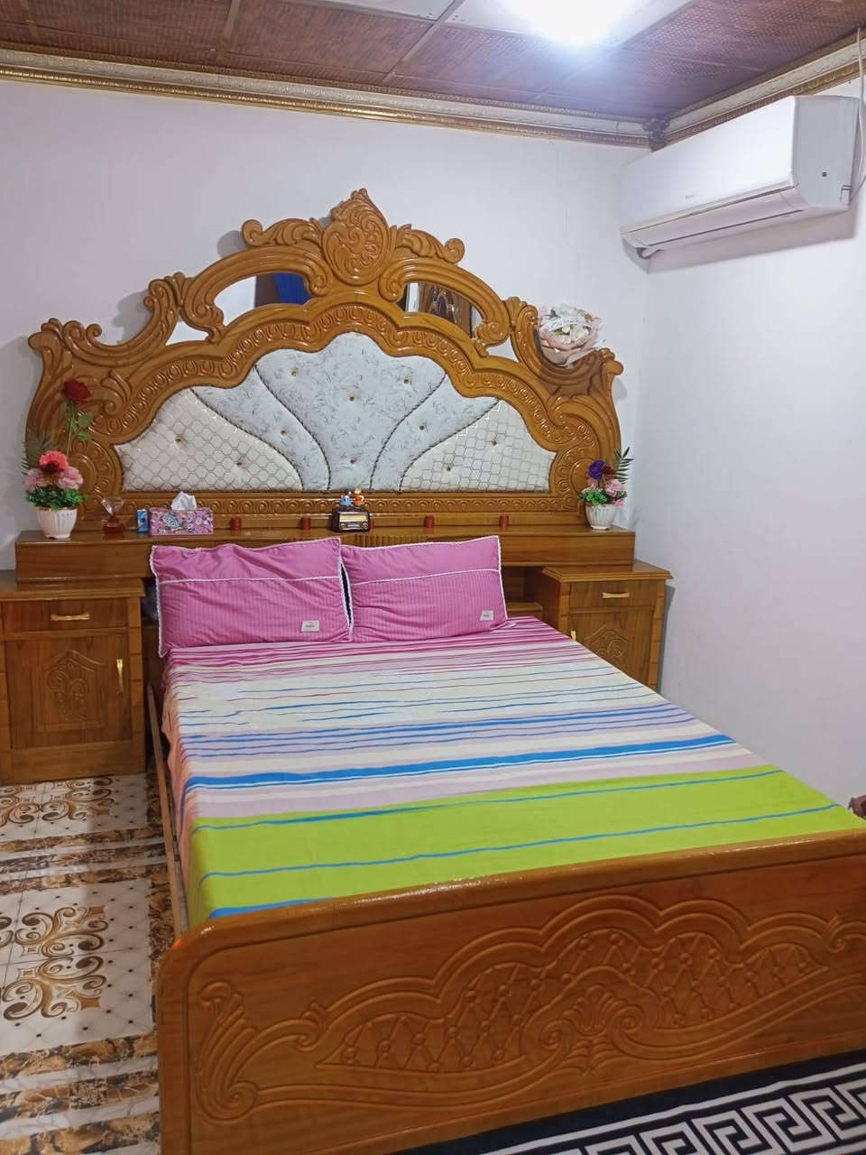 اثاث كامل غرفة نوم 4 قطع ( كنتور + ميز ابو المراية + جرباية نفرين + فراش ) نضيفة السعر مليون و نص اي استفسار ***********
