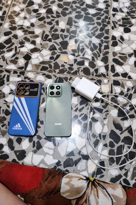 HONORX6b  ذاكره 128 العنوان كربلاء لايوجد فيه كسر او عطل مكفول ويا كفر هديه السعر 130الف و بي مجال