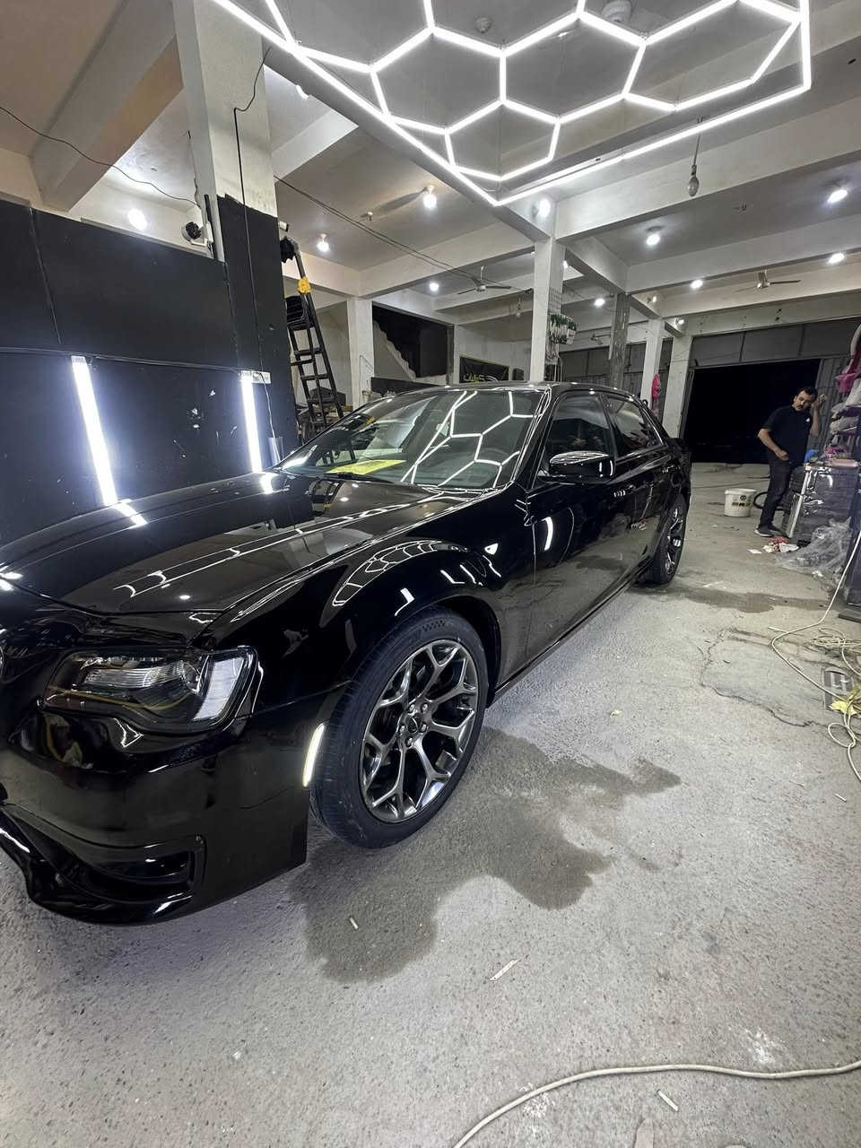 كلايزر اوبامه 300S ////// 2022
اصل 2017مرمزه 2022
رقم مميز2555 
كشنات  الماميه تدفئة تبريد الوره تدفئه 
السياره بيه قطعتين تبديل بنيد وجاملغ ايسر :
السياره تخم تاير جديد +ويل حجم 18مكسيكي  ابو لمعه وياه 
شاشه كار بلاء +دمام في الصندوق 
سياره مابيه نواقص خاليه من العيب الشرعي ابدون شاصي وبدون فخذه 
فقط ⚠️طعجه خفيفه با البرانكيت 
موقع الناصرية مركز رقم التواصل *********** تحياتي السعر خاص ⚠️
