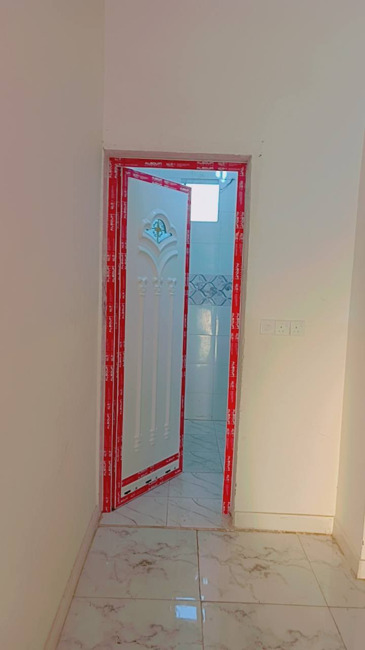 بيت للبيع مساحه البيت 105 غرفه نوم واحده صاله وستقبال ومطبغ وصحيات كامل قريب جدا من الشارع العام 
مجاري ثقيله محوله جديده بصف جميل الحداد شارع بيت اديب سمكري 
***********
