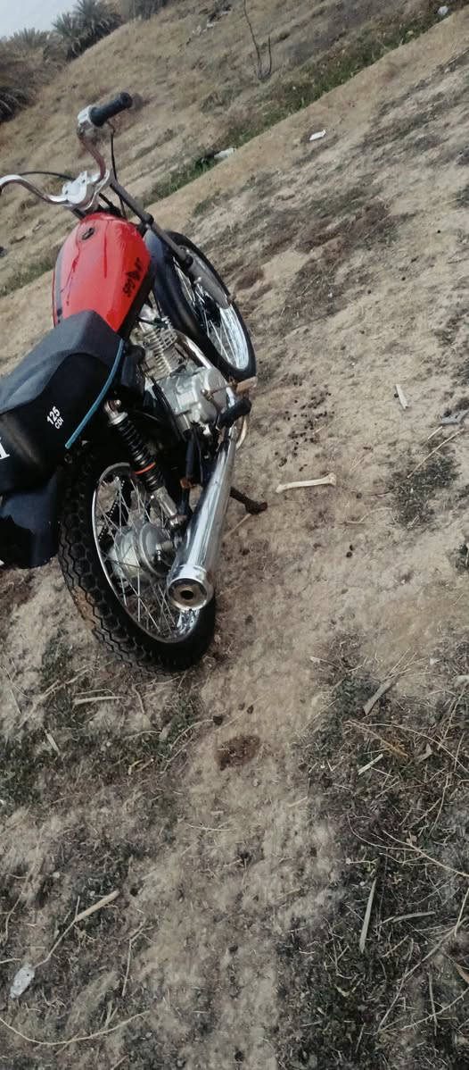 سلام عليكم 

دراجه لبيع 
شاصي ارشه كلك كلك 
مكينه نامه اصلي ما مفتوحه 
سعر 350قفل
هاذه رقمي شراي خابر 
***********
