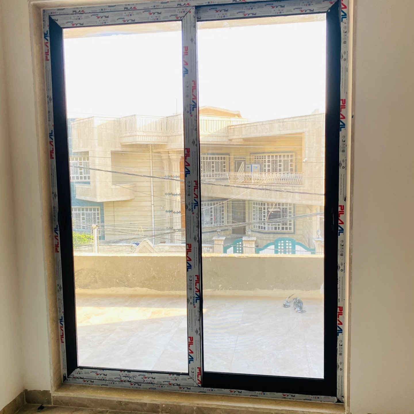 تم الإنجاز دار في حي الفيصلية
شبابيك المنيوم سلايت ٤ خط قنبورة اسود تركي
وشبابيك بلاستك ابيض تركي
معمل أرآم 
موصل صناعة الكرامة باب وشباك
***********
***********
