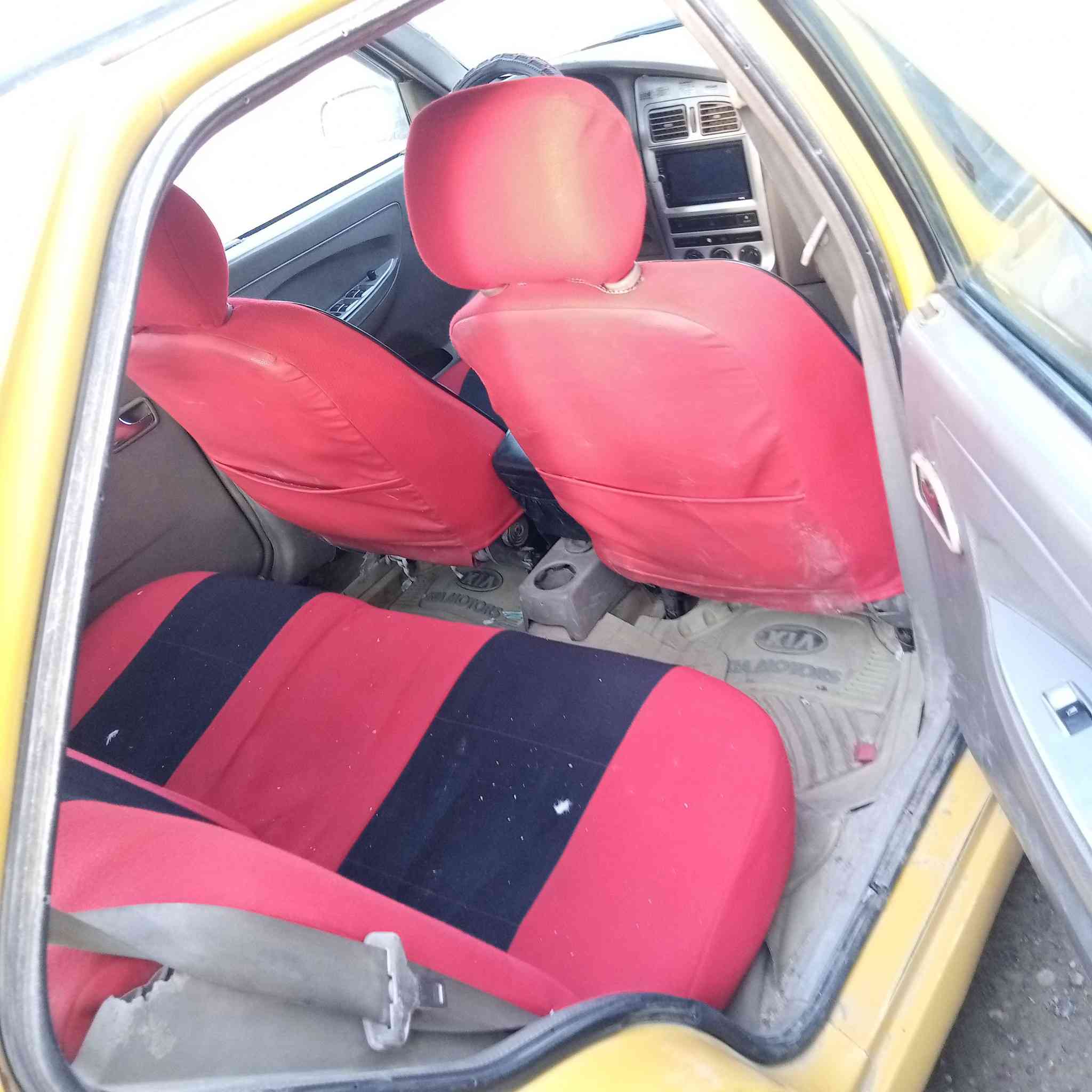 السلام عليكم شيري كوين للبيع موديل ١١ محور كير مكينه كورلا اوتو تبريد شغال بسمي مصفره هيه وغرامات سياره حلوه وكاعده ويل كب تخم تاير المكان بغداد قرب مرور التاجيات السعر ٢٧ قفل ‏‪***********‬‏
