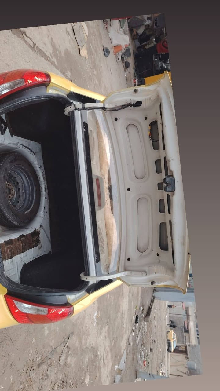 السلام عليكم اكسنت كوري موديلها 2011 بدون ضرار خلاص مكينتها 1600 مجول اصلي كيرها شرط السيارة جاهزة من كلشي سيلات مري كهرب جامات كهرب كير اوتوماتيك تحكم استيرن شاشة كامرة سيارة مابيها اي نقص تأخذها صافية هيئة وغرامات كاربون مامسجل السيارة بل الموصل رقمها نجف دولي هذا رقم صاحبها *********** كورك *********** الاثير مكلف بل النشر
