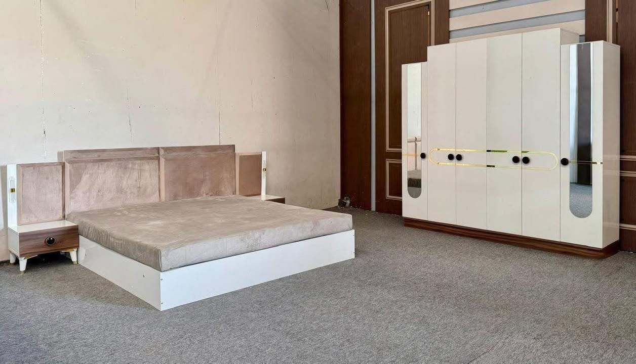 للبيع جديده صارلها شهرين ٥٠٠ نهايتها قفل وسعرها ٧٢٥ الف شتريتها غرفه تركيه وهذا رقمي ‭+٩٦٤ ٧٧٠ ٢٨١ ١٠١٧‬
