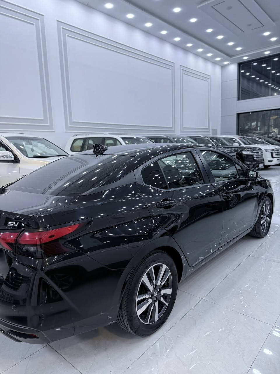 نيسان فيرسا 2021 
المواصفات 
رادار امامي 
رادار خلفي 
حساس خلفي 
اشاير بل مري 
مثبت سرعة
تنبيه الخروج عن المسار 
شاشة جبيرة
كاميرة خلفية
نقطة عمياء
ويل كروم
بصمة
 طخم تايرات جديد
السيارة بس اسمي وشرط تحويل سنوية لي 2029
رقم تلفون ***********
واتساب ***********
