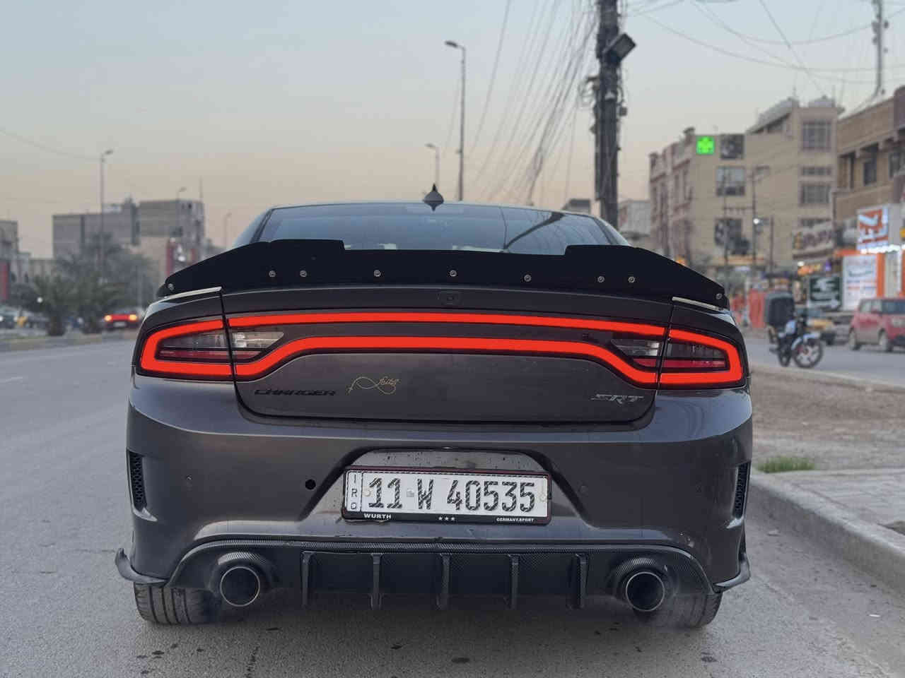 السلام عليكم جارجر RT محرك 5700 موديل 2017 حادث مبين بالصور خفيف إرباك بردة فقط عليها إدامة كاملة حدادية خلفي امامي منضومة بانزين كاملة تخم تاير جديد ما بيها اي نقص منضومة زنون لايت متغير مواصفات عادية نقطة عمياء دكمة سبورت مدوشمة أرضيات وكشنات جديد صور الحادث مرفقة والتقرير موجود وبنيدها الأصلي موجود بدون قطرة صبغ شديت هذا للجمالية السعر ١٧٣$ وبيها مجال بسيط كلش ما أجاوب خاص اتصل وتدلل مكاني بغداد البلديات رقمي ***********
