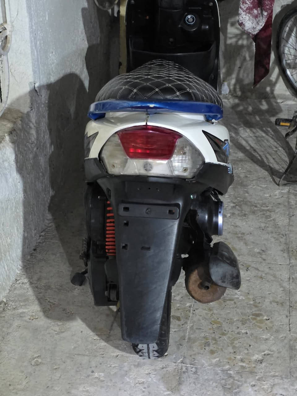 للبيع كلشي شقال بيهه مكفوله دراجه سعرهه 600 الف ***********
