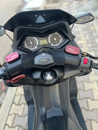 TMAX 2017 للبيع بل اصل ايرون ماكس دشبول ابيض وصدر ضهبي الدراجه مبدل كف...