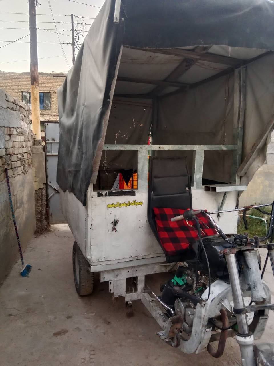 السلام عليكم ستوته للبيع بدي نضيف تفصال مال حمل هوه ولمحجر مكينه شغاله جاهزه تخم تاير جديد نقصها كهربايات فقط شغاله وجاهزه (ملاحضه اوراق ضايعه تكفل سرقه وعشاير) السعر 375 بيه مجال قليل مكاني بغداد قرب بسمايه ***********
