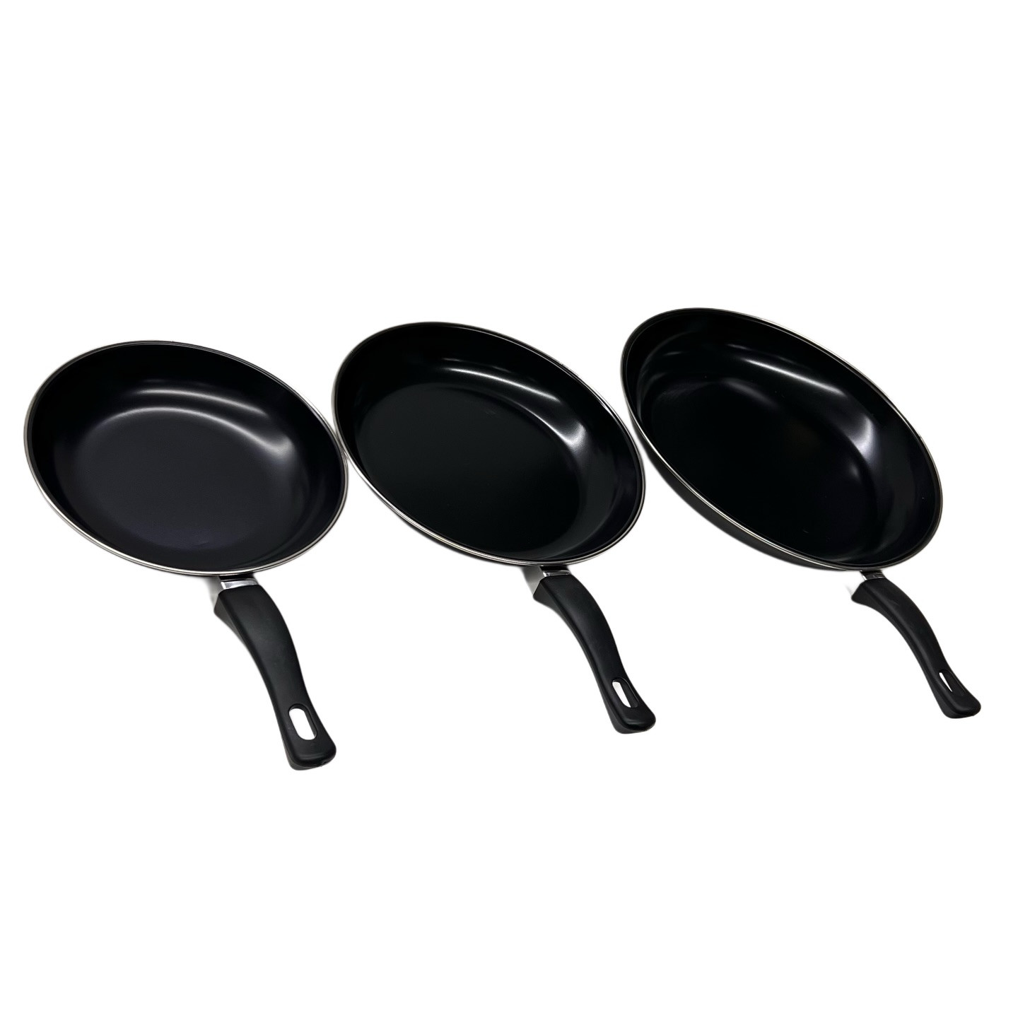 طقم مقالي كولدن فيش 3 قطع 
-طلاء غير لاصق وحافة ستانلس ستيل 
-طقم متكامل من ثلاث مقالي بمقاسات مختلفة 
-حواف من الستانلس ستيل: اطار معدني يحيط بحافة المقلاة لتعزيز القوة وحمايتها من التآكل او الصدمات 
-ثلاث احجام متدرجة ( 8 , 10 , 12 إنش)
محتويات العلبة :
•مقلاة صغيرة 20 سم
• مقلاة متوسطة 25 سم
• مقلاة كبيرة 30 سم
السعر : 16 د.ع فقط


**إذا كنت صاحب هذا الإعلان وتريد حذفه لأي سبب، رجاءا أرسل رسالة إلى الدعم الفني**