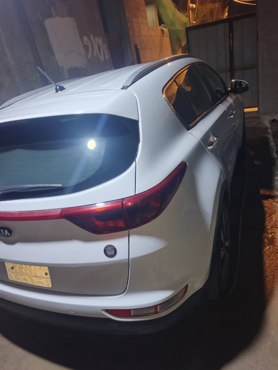 سبورتج 2018كفاله من عدا بارد بالباب الامامي البصف السايق عله كد شبر حداديه جديده تخم تايرات جدد تبريد ثلج وبعد معروفه السبورتج سعر 185وبيها مجال بسيط سنويه ل28 تخلص وتحويل مباشر سبيرها منازل السياره جديده تخبل تجي وتشوفها احله من الصور***********ما موجود بالفيس فقط اتصال
