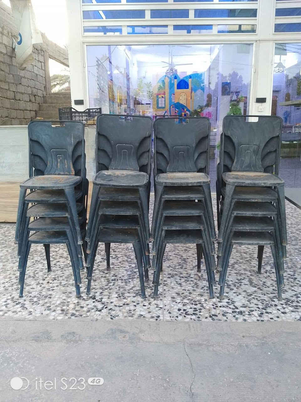 مجموعة غراض للبيع
***********
