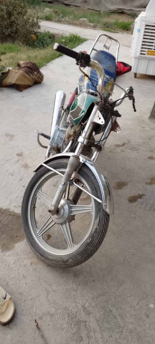 سلام عليكم خل الفقير يعيش دراجه فيوم ايراني 2008كلك كلك كلك مكفوله من سرقه وعشائر سعر 190ابو 150لا طبلي ترهم مراوس شعندك عادي مكاني بابل الحله الحصوه هاذا رقمي***********
