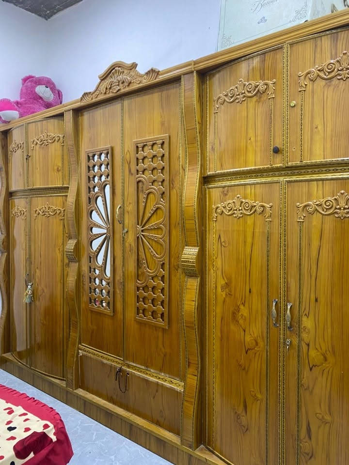 كنتور للبيع نضيف وثكيل والجامه البنص موجوده  سعره ٣٥٠ مكان كربلاء المعملجي
للاتصال ***********
