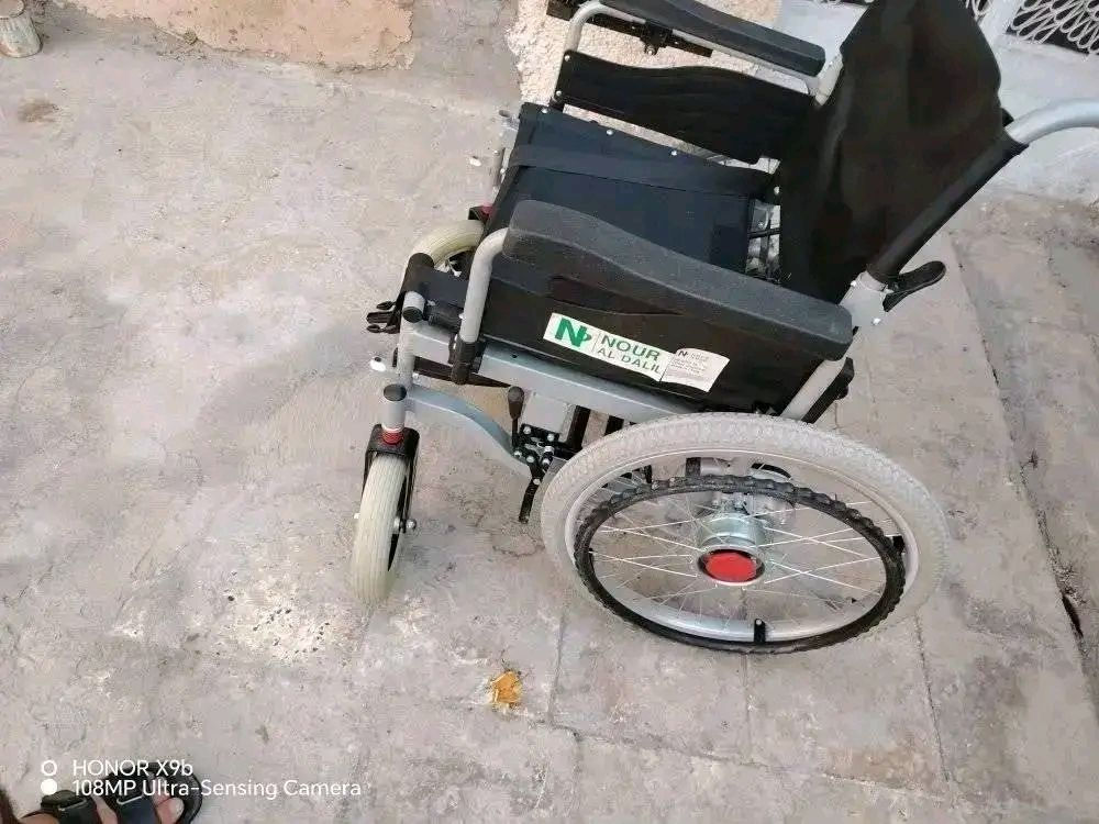 للبيع كرسي كهربائي متحرك كامل الأدوات نقص فقط بطارية انتركت فتره بدون شحن وبعد ما اشتغلت عرض المقعد 56 يتحمل اوزان ثقيله  استخدام قليل السعر 325
العنوان بغداد العبيدي


**إذا كنت صاحب هذا الإعلان وتريد حذفه لأي سبب، رجاءا أرسل رسالة إلى الدعم الفني**