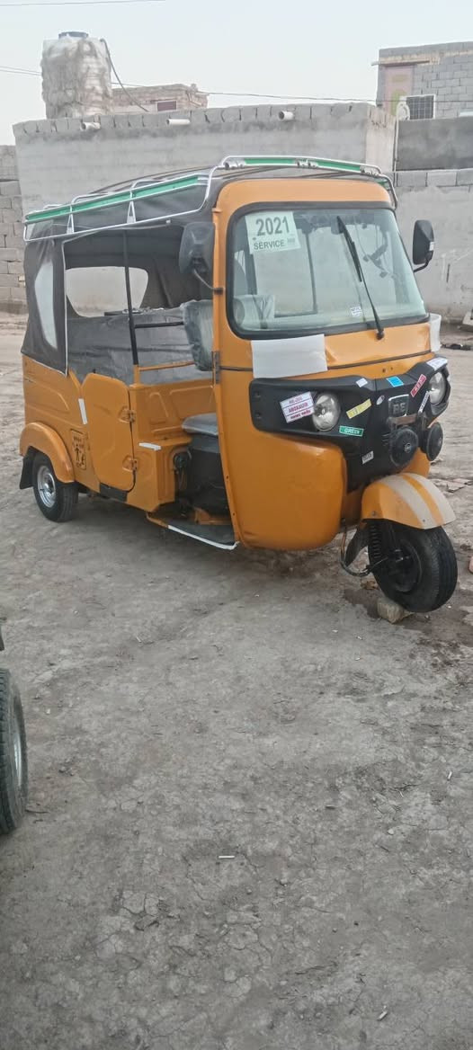 تكتك للبيع 21 شهر 11 رقم بصره مداور ثاني يوم السعر 6400 وبيه مجال ***********
