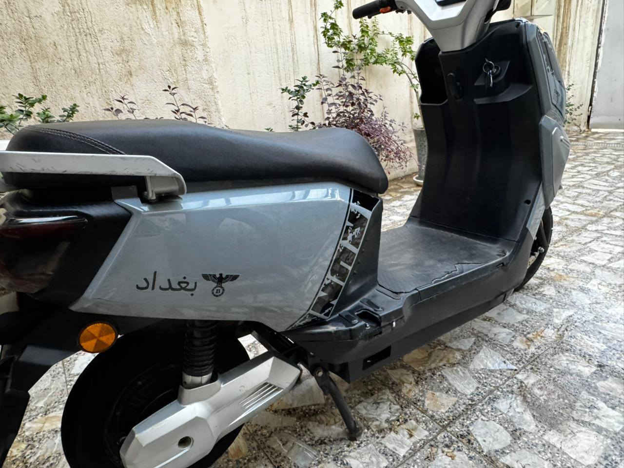 سلام عليكم دراجة سكنس شركت بغداد 
نضيفة ومكفولة 
بطاريات ليثيوم عدد 6
سرعتهة 90مصطرة 
رايدهة ب750وبيهة مجال 
واتساب ***********
