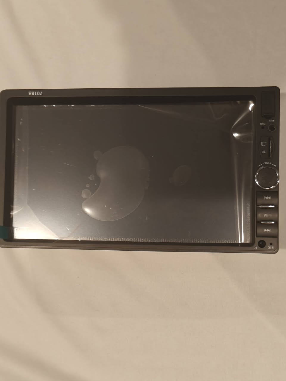 شاشة تحتوي على صوت ستيريو وراديو للسيارة (Car MP5 Player) بشاشة لمس مقاس 7 بوصة. 

شاشة لمس عالية الدقة (HD) تدعم تشغيل الفيديو بجودة تصل إلى 1080P.

يدعم البلوتوث (Bluetooth) للمكالمات اللاسلكية وتشغيل الموسيقى، بالإضافة إلى منافذ USB و AUX وفتحة لبطاقة الذاكرة TF Card.

يدعم تشغيل ملفات بصيغ متعددة مثل MP5 و WMA و MP3 و MP4.

ب25


**إذا كنت صاحب هذا الإعلان وتريد حذفه لأي سبب، رجاءا أرسل رسالة إلى الدعم الفني**