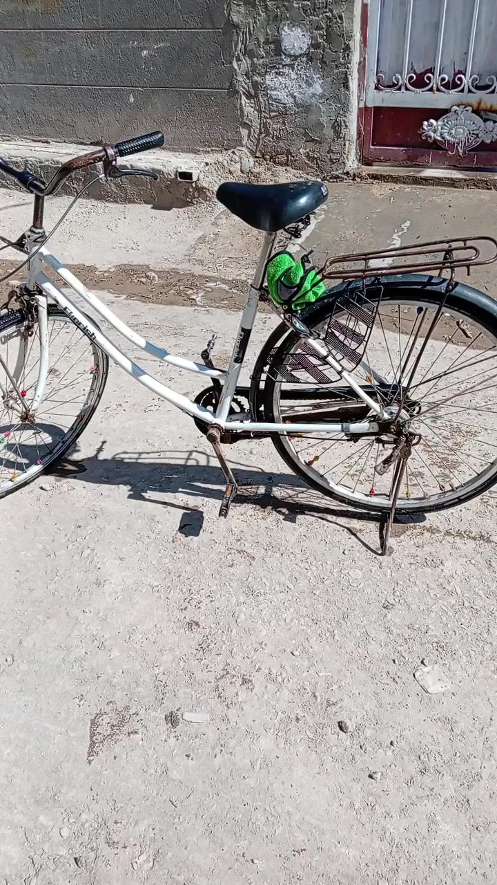 السلام عليكم بيسكل لبيع نضيف بطه ياباني جديد مكاني في بابل حله رقمي *********** السعر 50
