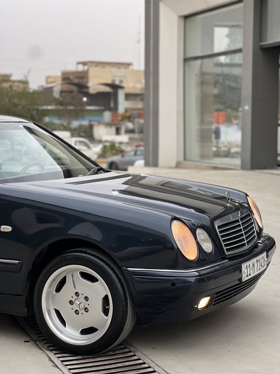 صلوا على محمد
للبيع

Mercedes-Benz
1997 -Avantgarde
افنگارد 
محرك V المرغوب ثمانيه سلندر اصل
كيرD4 وشغال 
نضام سبورت شغال  

1-سلايت جام طكتين
2- اشاير مرايات +تحكم كهرباء 
3- داخل جلد بالكامل 2000
4-ابواب كارتير +صاج 2000
5- مقاعد2000 
6- مقاعد كهرباء +خزن+تدفئة 
7- تحكمات ستيرن 
8- مثبت سرعه
9- تكوات خلفية قلاب 
10- بصمه
11- تبريد بيانو 
12- حساسات خلفيه شغاله 
13- مرايات شفط
14- برده خلفيه +شادلها بردات اصليات مالتها قطري 
15- سقف اسود 
16- ترايش كروم اصلي 
17- عليها ويل AMG تو سايز 

تدفئة شغال تبريد شغال

محرك شرط درجة اولى
كير درجة اولى 

السياره بدون اي نقوصات واحلا من الصور 

صبغ عام للجمالية فقط بدون اي ضربه

السياره باسمي رقم بغداد جديد
سنوية 2032 
هزه وفحص جديد

شرط التحويل والوكال

المكان (نينوى)

السعر (125) وبيها مجال خابر وتدلل

***********
***********
