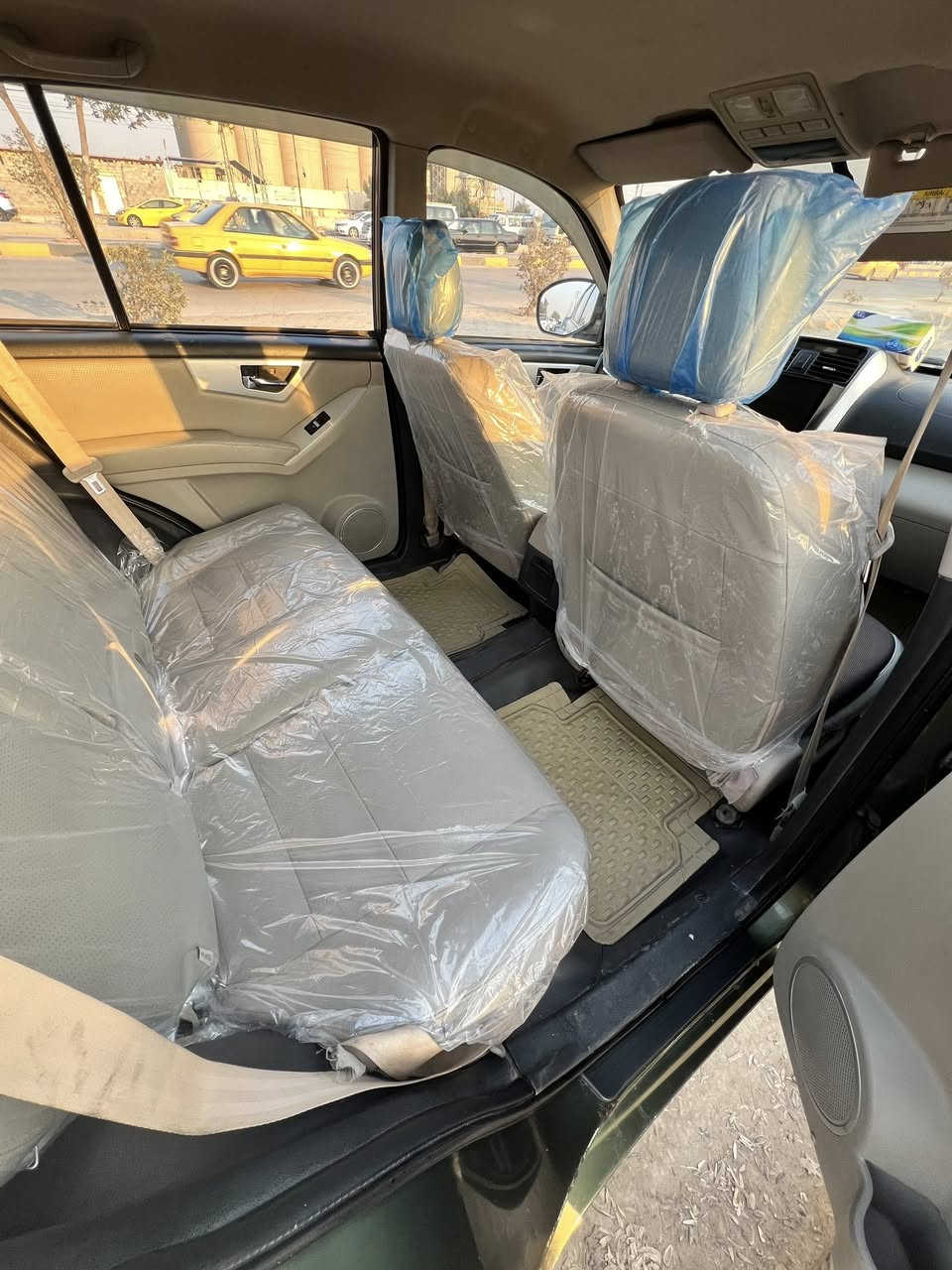 السلام عليكم
للبيع موديل2016 كفاله عامه على وضع الشركه 
فقط جراد 
كير مكينه تبريد تدفئة 
سنويه2030 
رقم مثنى انكليزي 
شاشة + كامرة خلفية
السعر 63 وبيها مجال 
مكانها الديوانيه 
***********
