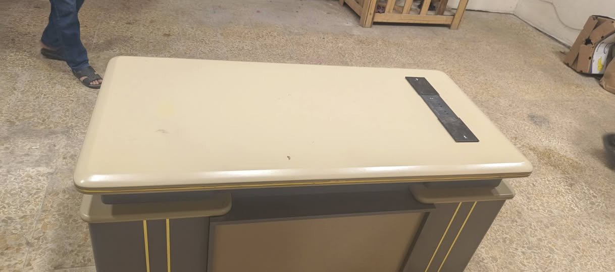 السلام عليكم
للبيع مستعجل 
مكاني شعب سوك شلال 
*********** واتساب 
مبرده ب٥٥٠ 
ميز ب١٥٠
