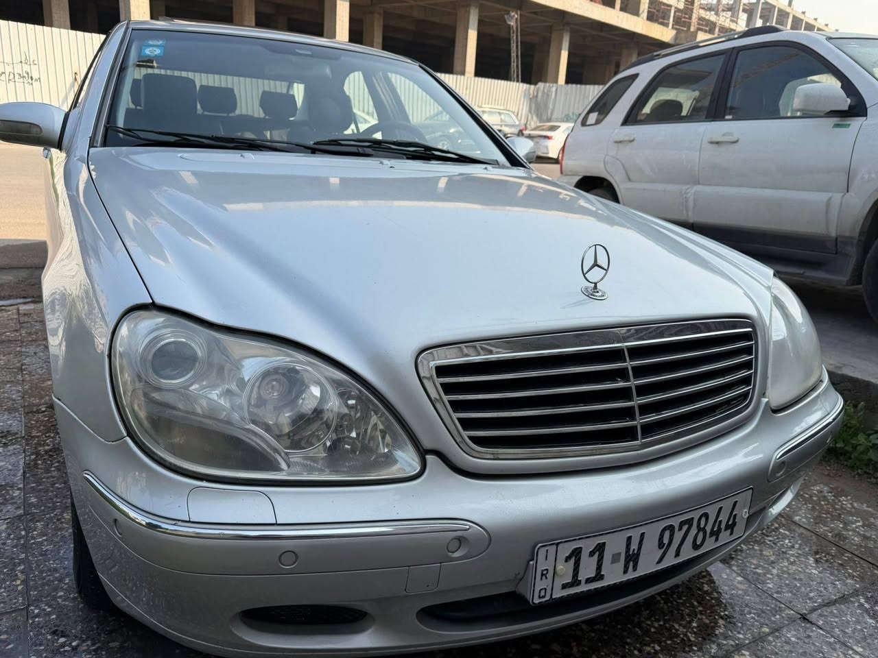 عندي مارسيدس غواصه موديل 99 رقم بغداد مشروع وطني بأسمي محرك V6  السياره فول مواصفات غرفته جديد جدآ كير ومحرك لوك جديد كهربائيات باتري جديد فيدو موضح كلشي ويا الصور
سعر السياره  (١١٠٠٠) يعني 110‪ ورقه وبيه مجال كلش بسيط مكان السياره بغداد المنصور للاستفسار ***********‪
***********‪
