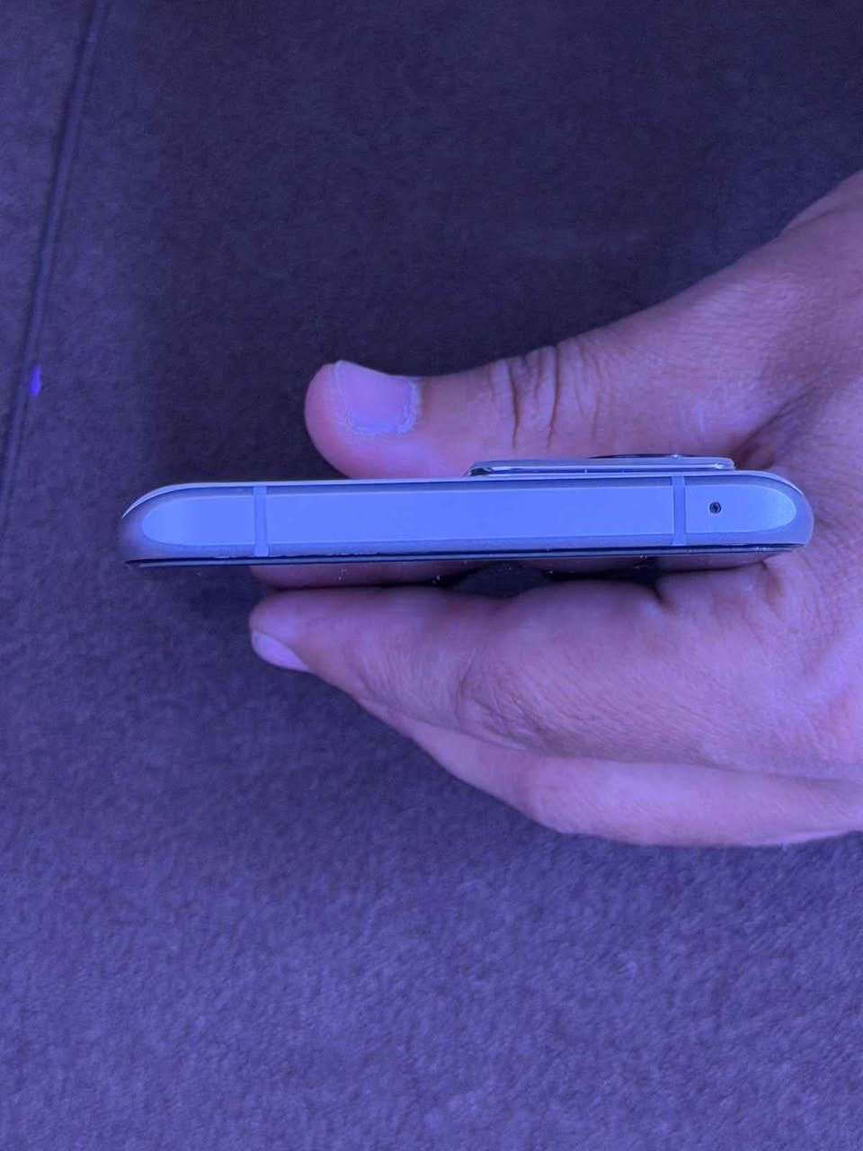 للبيع او المراوس حسب الرغبه واخذ فرق(اريد فرق)
ريلمي Gt2Pro ذاكره256/12 دبل شريحه بدون ملحقات فقط حافظه ولاصق شاشه مواصفاته معروفه معالج سناب دراكون 8جين1 بطاريه5000 يدعم الشحن 67واط كامرته50ميكا بكسل من سوني وبي خاصية تصوير الميكروسكوب تصوير فيديو 60هيرتز 4k الجهاز نظافه95% عدا الشخط الصغير الي بالشاشه
السعر 300 وبي مجال ويرهم مراوس بجهاز اقل منه واخذ فرق
مكاني بغداد البلديات بغداد, العراق


**إذا كنت صاحب هذا الإعلان وتريد حذفه لأي سبب، رجاءا أرسل رسالة إلى الدعم الفني**