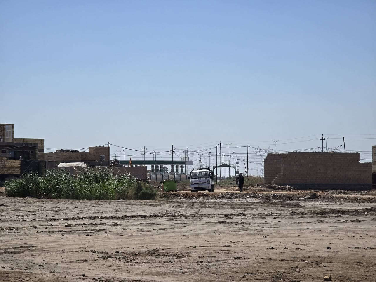 للبيع 
عرصه طابو 
مساحة
٤٧٢  متر 
واجه ١٥ متر 
حي الحسين ع 
تبعد عن الشارع العام 
٢٥٠ متر 

تباع عل شكل كامله 
او  تباع عل شكل نص
للاستفسار
مراجعة مكتب السنيه للعقار 
قرب جامع السنيه الكبير 
***********
