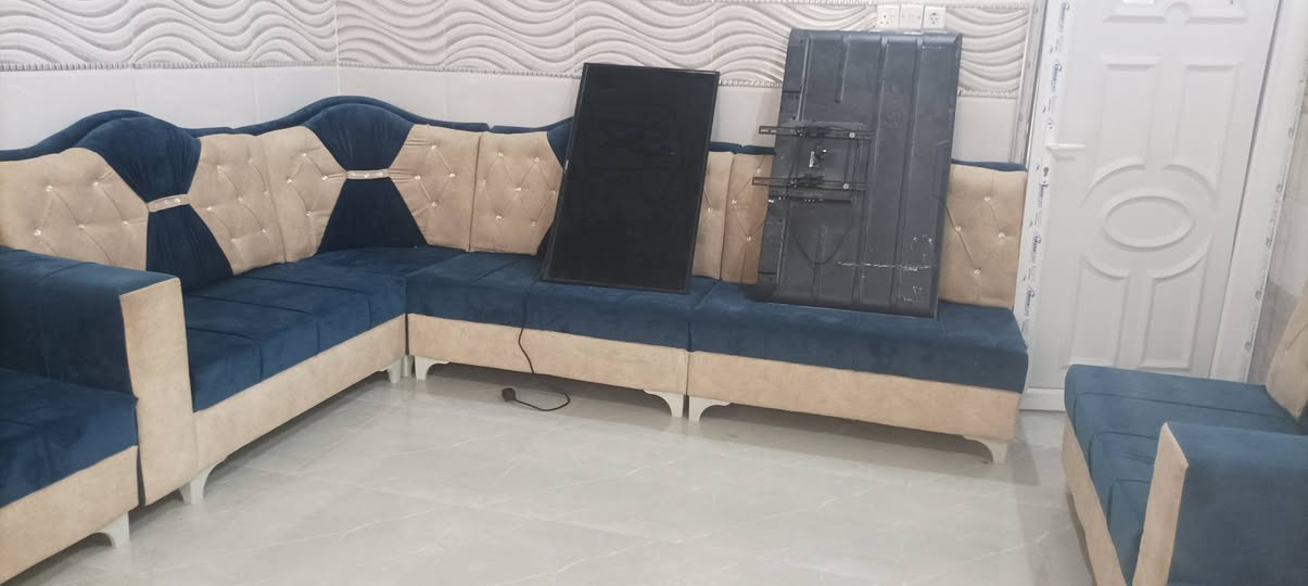 السلام عليكم للبيع 14 قطعه نضيف ال استفسار خاص رقم الهاتف ***********
